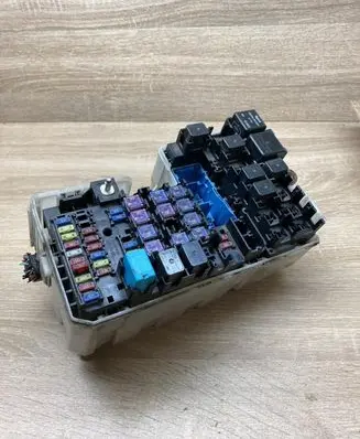Mazda 5 Fuse module 71545642 V23134J59X431