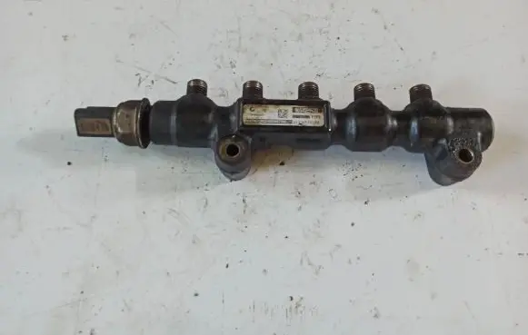 Ford Focus Fuel main line pipe 9654598680