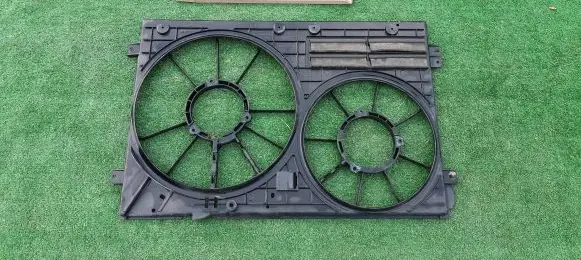 Volkswagen PASSAT B7 Front grill 1K0121207BC 1K0121205AD