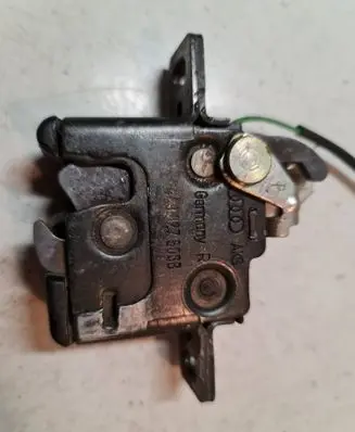 Audi 100 S4 C4 Tailgate/trunk/boot lock/catch/latch 4A9827506B