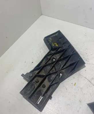 Volvo S60 Front bumper mounting bracket 31323429