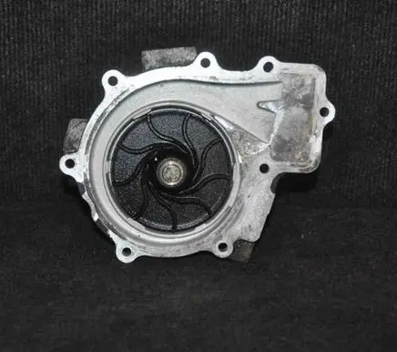 Mercedes-Benz Sprinter W906 Water pump A6512002201