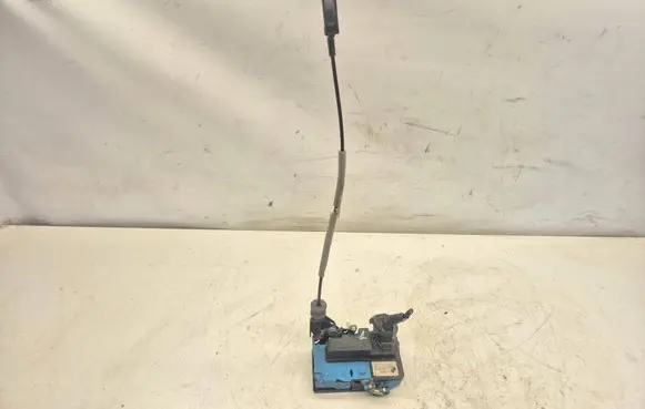 Volvo XC90 Front door lock 30699746