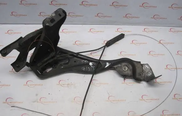 Mercedes-Benz C W204 Headlight/headlamp mounting bracket PP204620590