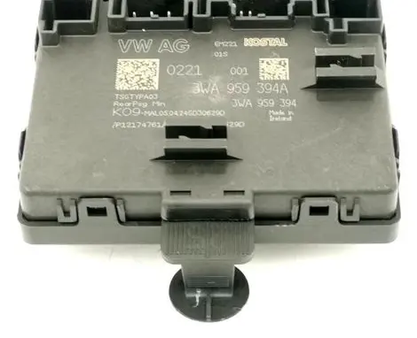 Volkswagen Tiguan Door control unit/module 3WA959394A