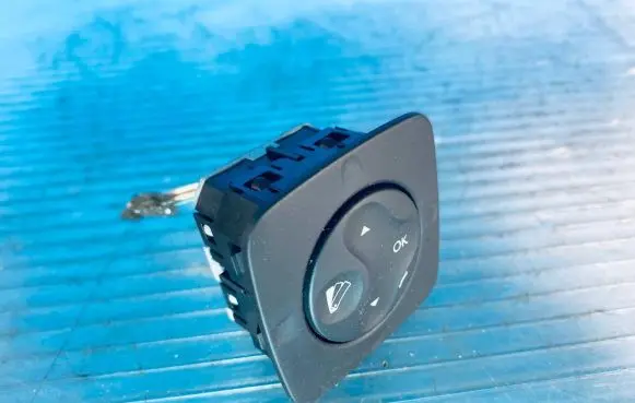 Renault Scenic III - Grand scenic III Multifunctional control switch/knob 28131691