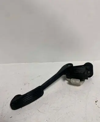 Volvo V70 Accelerator throttle pedal 30636003 6PV00853700