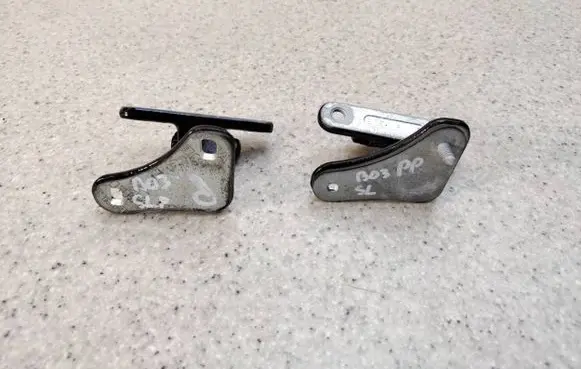 Mercedes-Benz SL R230 Front door lower hinge 