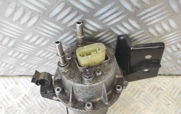Peugeot Boxer Fuel filter housing 1379077080
