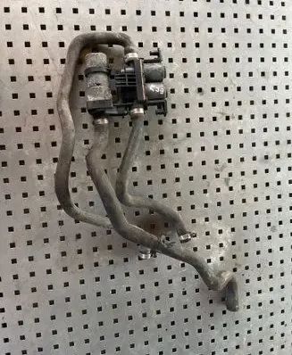 BMW 5 E39 Coolant heater control valve 8374994 1147412135