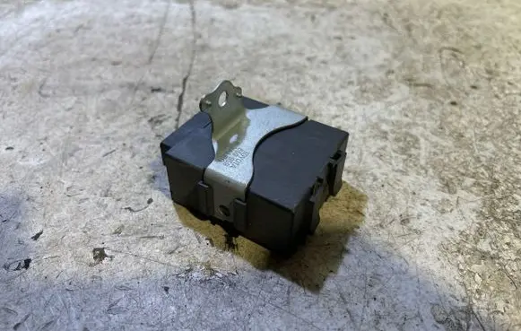 Toyota Avensis T270 Window wiper relay 8594005060 603034 170309N