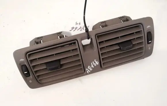 Volvo V50 Dash center air vent grill y01144