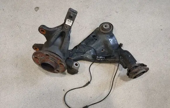 Mercedes-Benz Vito Viano W447 Front wheel hub A4473320501