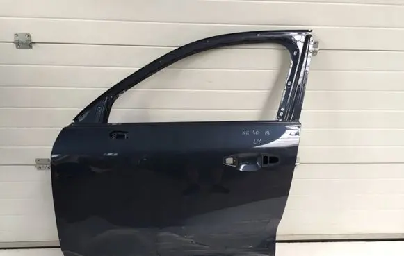 Volvo XC40 Front door