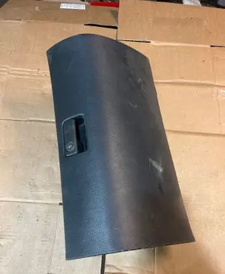 Toyota Avensis T250 Glove box 5555005070 33126M