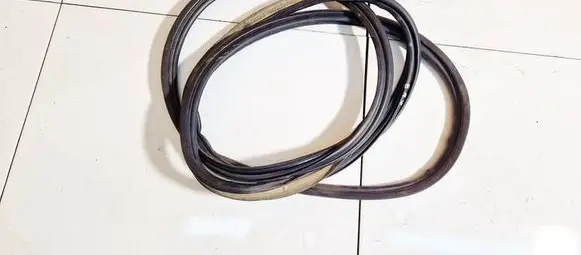 Honda FR-V Trunk rubber seal (body) 