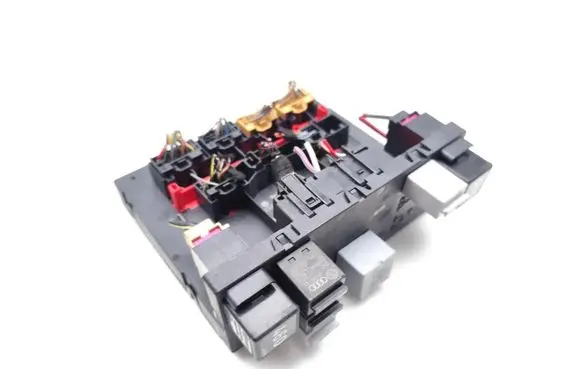 Audi A3 S3 8P Comfort/convenience module 8P0907279F F005V00519