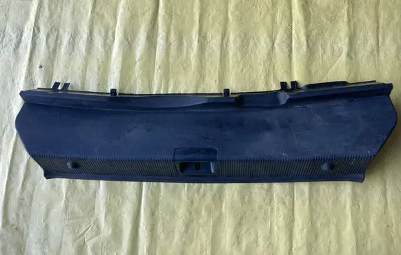 Mercedes-Benz C AMG W204 Trunk/boot sill cover protection A2046900825 A2046900325
