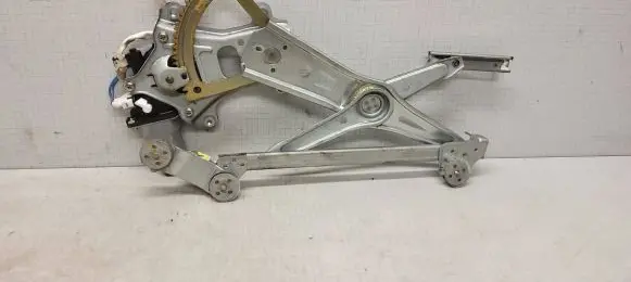 Subaru Legacy Rear window lifting mechanism without motor