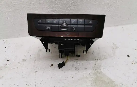 Mercedes-Benz E W211 Hazard light switch A2116800552