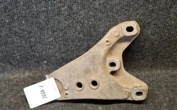 Skoda Fabia Mk2 (5J) Engine mounting bracket 6Q0199185D