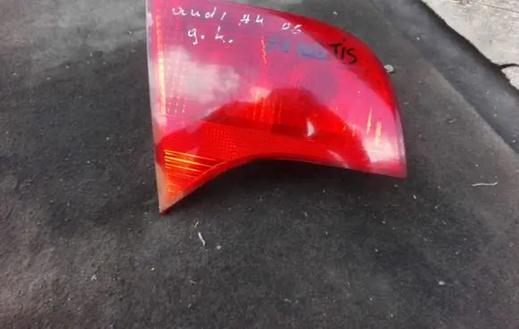 Audi A4 S4 B7 8E 8H Tailgate rear/tail lights 8E9945093 484501