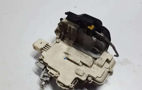 Audi A4 S4 B7 8E 8H Rear door lock 