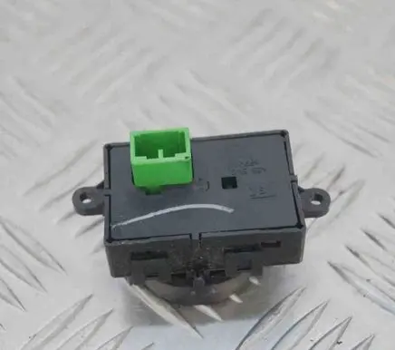 Other switches/knobs/shifts