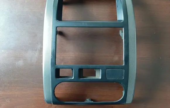 Radio/GPS head unit trim