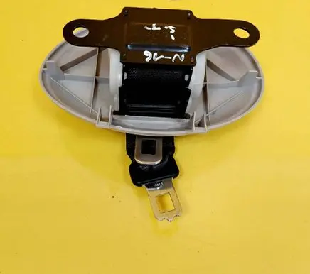 Nissan Almera N16 Middle seatbelt (rear) 