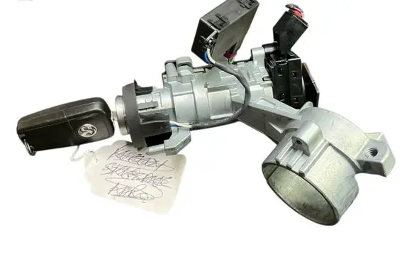 Opel Zafira C Ignition lock 13383062 20939745