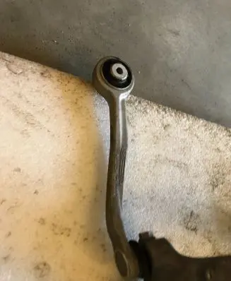 Front wheel hub
