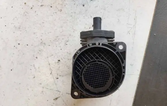 Volkswagen Touran I Mass air flow meter 0281002531