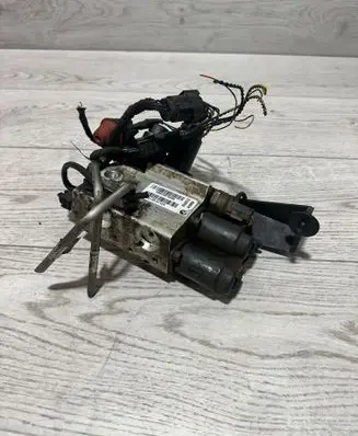 BMW 7 E65 E66 Active stabilizer control/valve assembly 6758704 01050112 01050112H