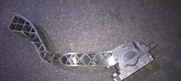 Peugeot 307 Accelerator throttle pedal 028075225 9646702180
