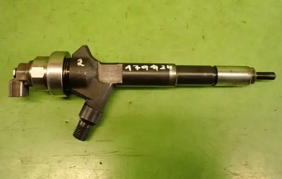 Opel Zafira B Fuel injector 8-97376270-1