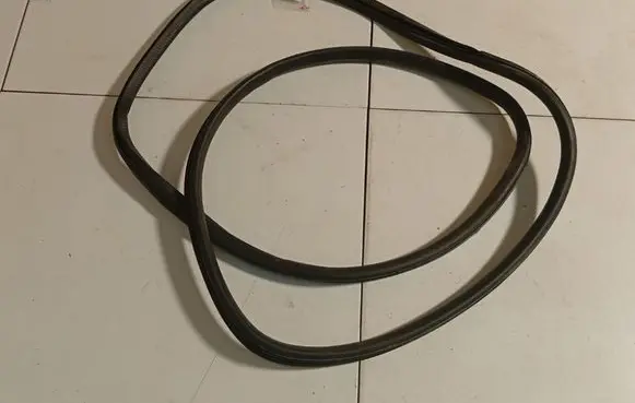 Audi A6 S6 C6 4F Rubber seal front coupe door 