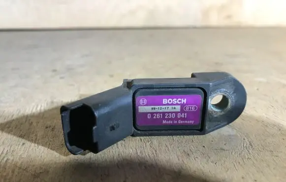 Peugeot 406 Air pressure sensor 0261230041 0261230058 K9639418980