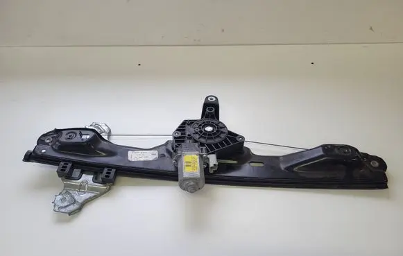 Nissan Qashqai Front door window regulator motor