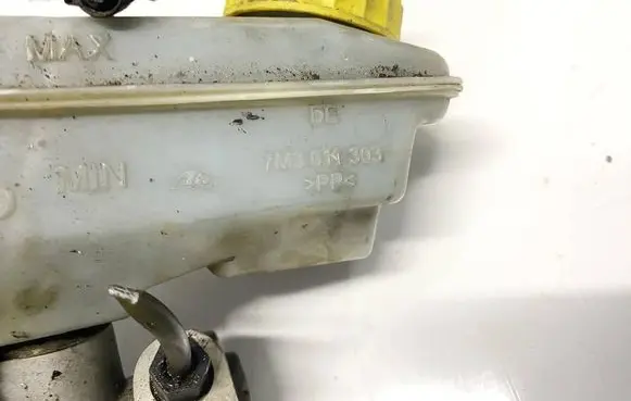 Ford Galaxy Brake fluid reservoir 7m3611303