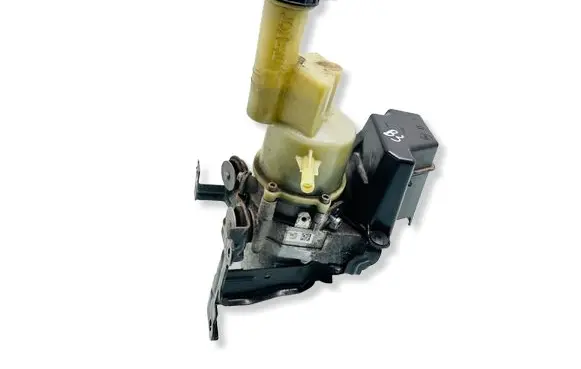 Peugeot Expert Power steering pump 9818127580