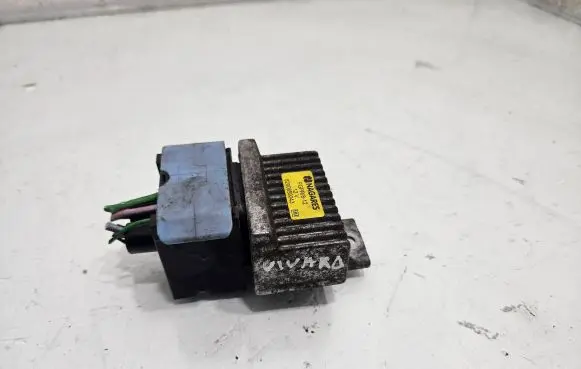 Glow plug pre-heat relay