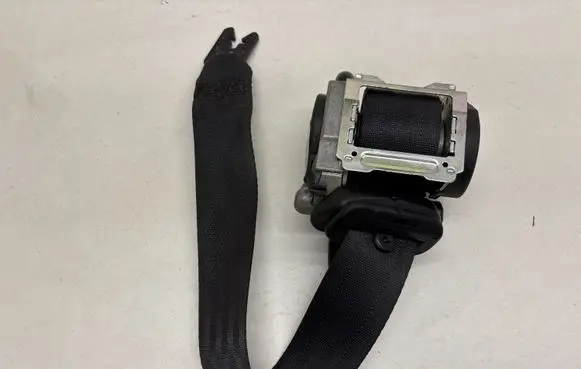 Volvo XC90 Third row seat belt 30661936