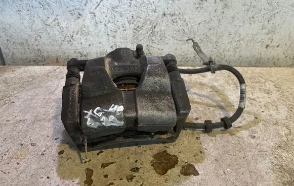 Volvo XC40 Front brake caliper 32329530