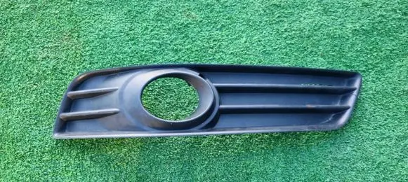 Audi A3 S3 8P Front fog light trim/grill 8P0807681H