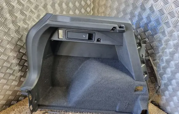 Trunk/boot lower side trim panel
