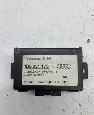Audi A6 S6 C5 4B Alarm control unit/module 4B0951173