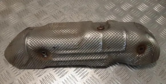 Chrysler Grand Voyager V Heat shield in engine bay 