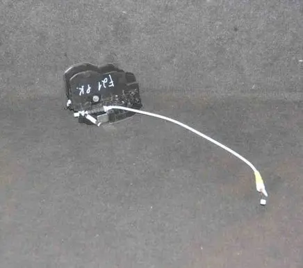BMW 1 F20 F21 Coupe door lock (next to the handle) 7202145