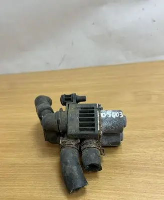 Mercedes-Benz E W210 Coolant heater control valve 0235451628 D5003